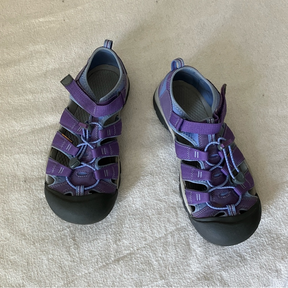 Purple Keen athletic sandals, size 39